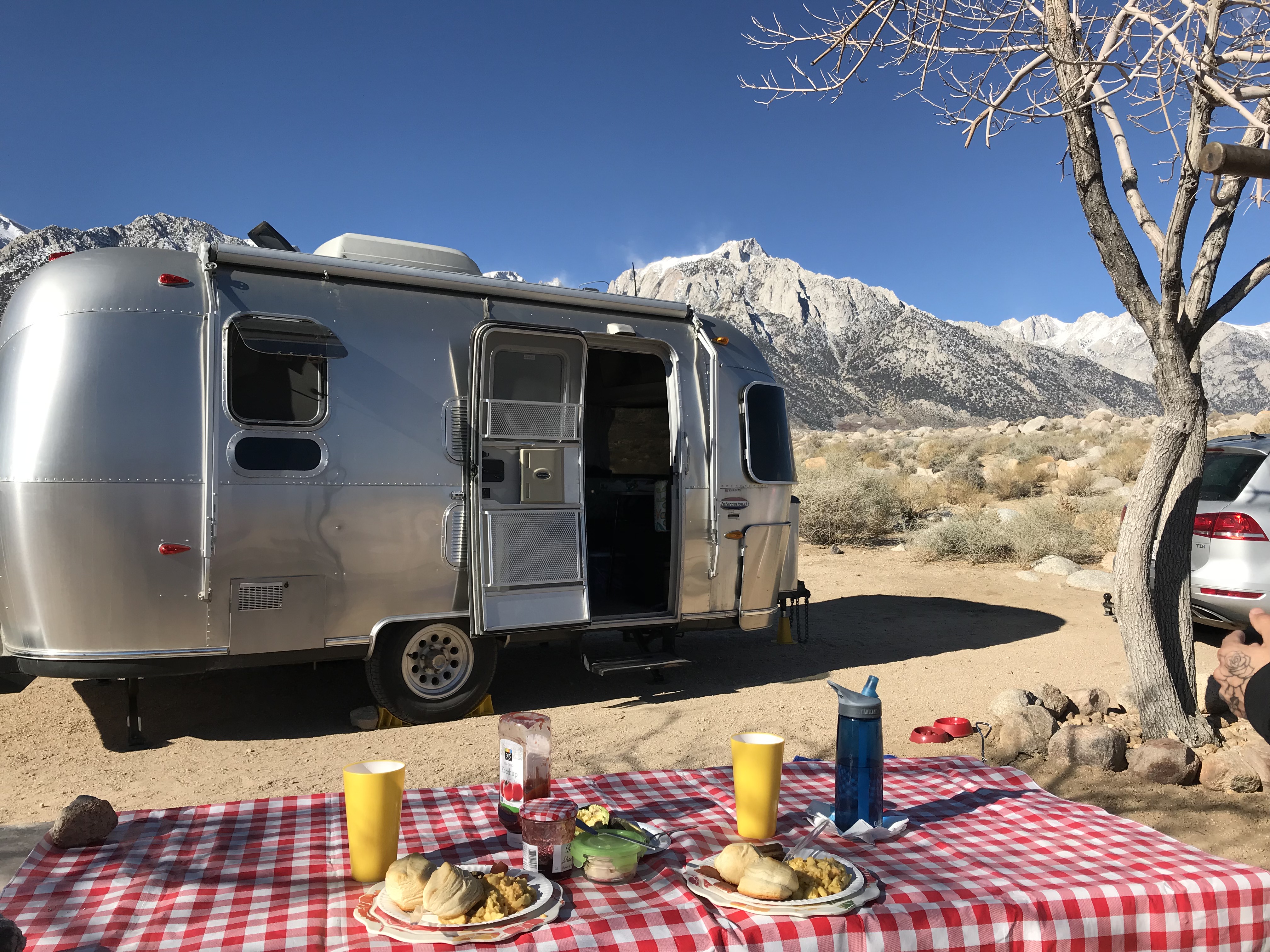 airstream, breakfast outdoors, mount whitney